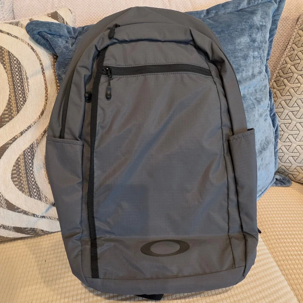 Oakley Sport Backpack 22L Forged Iron Gray Laptop Daypack FOS901243